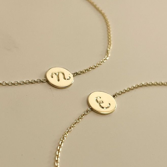 Náramky s monogramem | žluté zlato 585 Ráda vyrábím i šperky na zakázku. Máte nějaký svůj vysněný šperk?...